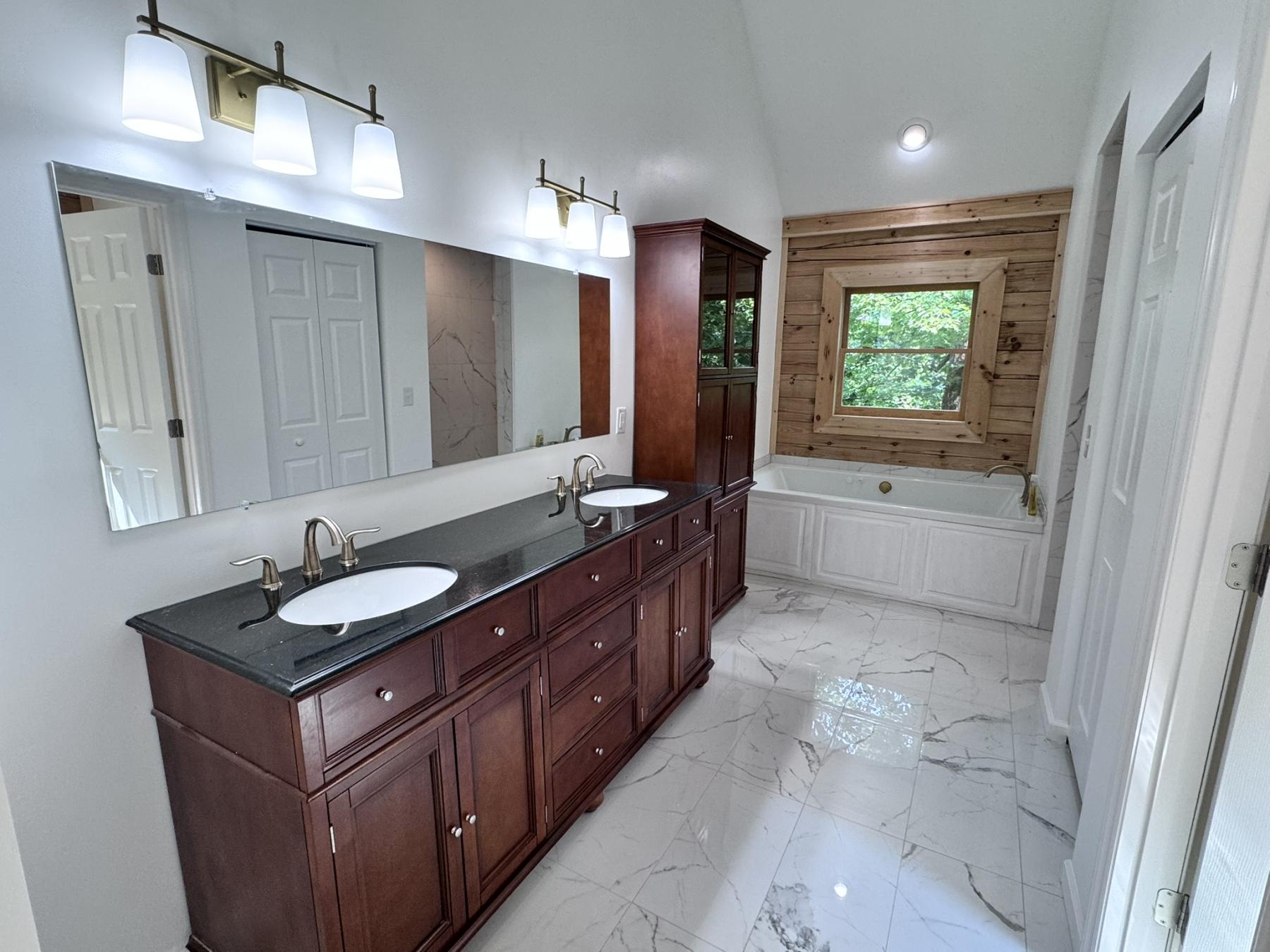 Lake Lure Log Home - Image# 20