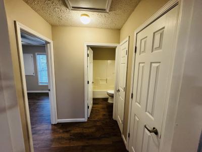 IMG_3777_th image Hazelwood Condo - Image# 11