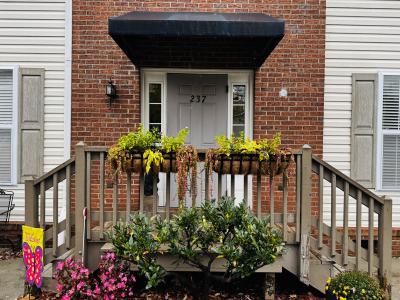 IMG_3799_th image Hazelwood Condo - Image# 2