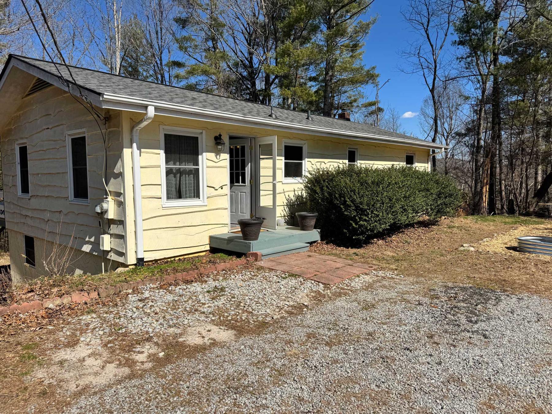 Hendersonville Bungalow - Image# 1